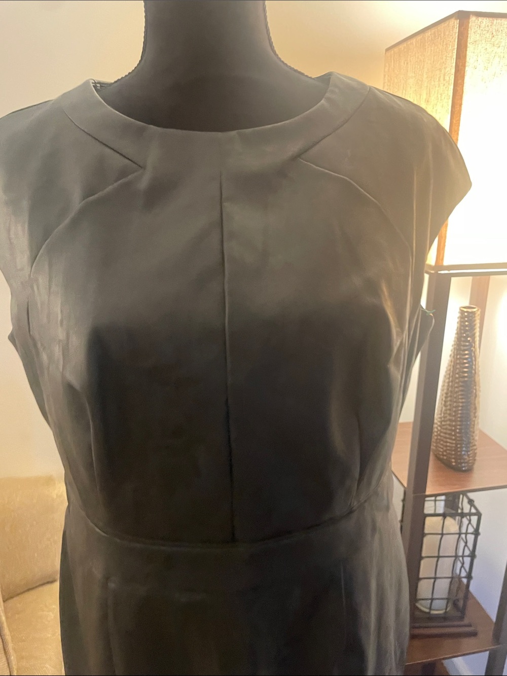 Elegant Black Cap-Sleeve Midi Dress